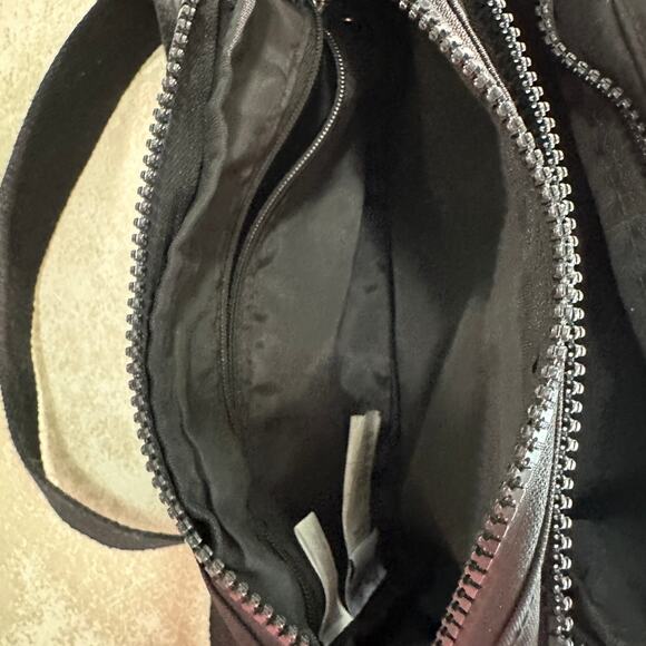 Walt Disney World Mickey Mouse Black Waist Crossbody Bag Adjustable Strap - Picture 14 of 14